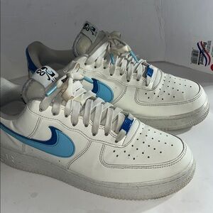 Nike Men's White and Light Blue Sneakers